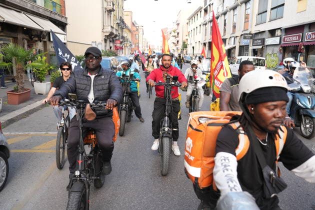 RECORD DATE NOT STATED IPA89147256 - Milan, September 30, 2026: a rally and subsequent march by delivery riders. The protest is organized by the Unione Sindacale di Base (USB) together with workers from delivery platforms to protest the piecework system and demand greater protections  Copyright: xx xx IPA89147256.jpeg