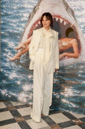 Juliette Binoche at the photocall for the Stella McCartney Women’s Ready-to-Wear Spring Summer 2027 show during Paris Fashion Week (PFW) at the Hôtel de Charost in Paris, France, on September 30, 2026. Olivier Borde, Bestimage. Photocall for the Stella McCartney Women’s Ready-to-Wear Spring Summer 2027 show as part of Paris Fashion Week on September 30, 2026, in Paris, France. Paris, France  Copyright: xOLIVIERxBORDEx xBESTIMAGExOLIVIERxBORDEx xBESTIMAGEx