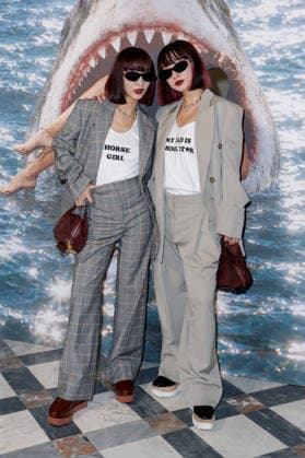 Aya Suzuki and Ami Suzuki at the photocall for the Stella McCartney Women’s Ready-to-Wear Spring Summer 2027 show during Paris Fashion Week (PFW) at the Hôtel de Charost in Paris, France, on September 30, 2026. Olivier Borde, Bestimage. Photocall for the Stella McCartney Women’s Ready-to-Wear Spring Summer 2027 show as part of Paris Fashion Week on September 30, 2026, in Paris, France. Paris, France  Copyright: xOLIVIERxBORDEx xBESTIMAGExOLIVIERxBORDEx xBESTIMAGEx