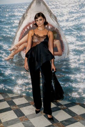 Taylor Marie Hill at the photocall for the Stella McCartney Women’s Ready-to-Wear Spring Summer 2027 show during Paris Fashion Week (PFW) at the Hôtel de Charost in Paris, France, on September 30, 2026. Olivier Borde, Bestimage. Photocall for the Stella McCartney Women’s Ready-to-Wear Spring Summer 2027 show as part of Paris Fashion Week on September 30, 2026, in Paris, France. Paris, France  Copyright: xOLIVIERxBORDEx xBESTIMAGExOLIVIERxBORDEx xBESTIMAGEx