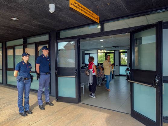 IPA89148090 - Turin: New location for the Immigration Office at the Sacro Volto, a building provided by the Curia.  Copyright: xCOSTANTINOxSERGIx xCOSTANTINOxSERGIx IPA89148090