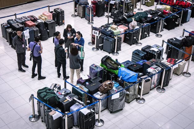 Passengers luggage piles up at Bangkok airport amid heavy rainfall and flooding BANGKOK, THAILAND - SEPTEMBER 30: Thai Airways passengers luggage piles up at Suvarnabhumi International Airport in Bangkok, Thailand, on September 30, 2026. Heavy rainfall and flooding across Bangkok disrupted the airline s ground services and delayed operations, leaving a large volume of passenger baggage at the airport. Wissarut Weerasopon Anadolu Banghok Thailand. Editorial use only. Please get in touch for any other usage.  Copyright: x2026xAnadoluxWissarutxWeerasoponx