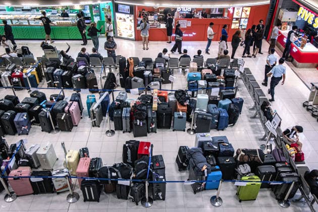 Passengers luggage piles up at Bangkok airport amid heavy rainfall and flooding BANGKOK, THAILAND - SEPTEMBER 30: Thai Airways passengers luggage piles up at Suvarnabhumi International Airport in Bangkok, Thailand, on September 30, 2026. Heavy rainfall and flooding across Bangkok disrupted the airline s ground services and delayed operations, leaving a large volume of passenger baggage at the airport. Wissarut Weerasopon Anadolu Banghok Thailand. Editorial use only. Please get in touch for any other usage.  Copyright: x2026xAnadoluxWissarutxWeerasoponx