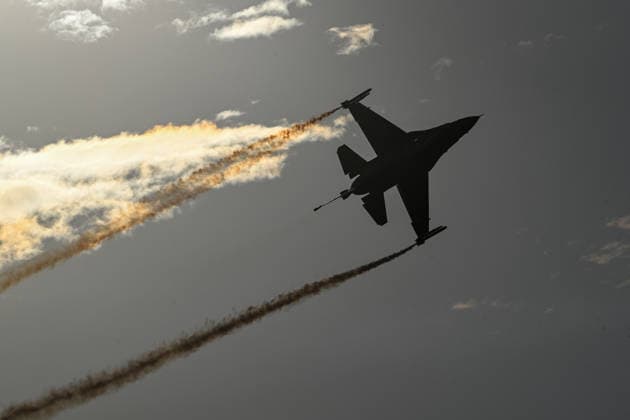 TEKNOFEST Southeast in Turkiye s Sanliurfa SANLIURFA, TURKIYE - SEPTEMBER 30: SOLOTURK performs an aerial demonstration during the Aviation, Space and Technology Festival (TEKNOFEST), world s largest aviation, space, and technology festival at the Sanliurfa GAP Airport for its 15th edition in Sanliurfa, Turkiye on September 30, 2026. Adsiz Gunebakan Anadolu Sanliurfa Turkey. Editorial use only. Please get in touch for any other usage.  Copyright: x2026xAnadoluxAdsizxGunebakanx