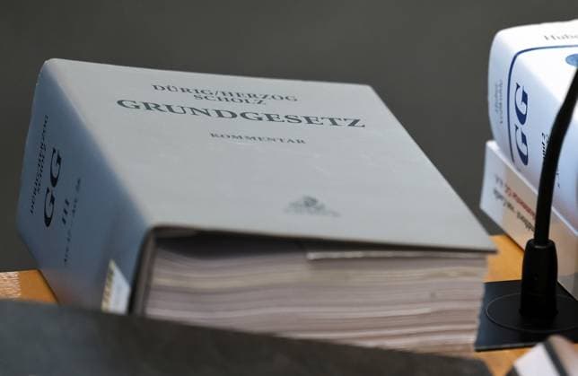 Thuringian State Parliament Justice Committee, September 30, 2026, Erfurt, Thuringian State Parliament, Justice Committee, Oral Hearing on the motion by The Left parliamentary group to initiate proceedings to ban the AfD; pictured: the Basic Law on the CDU’s table