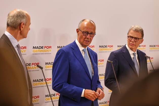 Berlin, Germany, September 30, 2026, Siemensstadt: Annual meeting of the Made for Germany initiative. Siemens CEO Roland Busch, German Chancellor Friedrich Merz (CDU), and Deutsche Bank CEO Christian Sewing issue a press statement. Copyright: xdtsxNachrichtenagenturx dts_136947