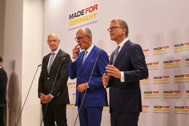 Berlin, Germany, September 30, 2026 Siemensstadt Annual Meeting of the Made for Germany Initiative Siemens CEO Roland Busch, German Chancellor Friedrich Merz (CDU), and Deutsche Bank CEO Christian Sewing issue a press statement Copyright: xdtsxNachrichtenagenturx dts_136948