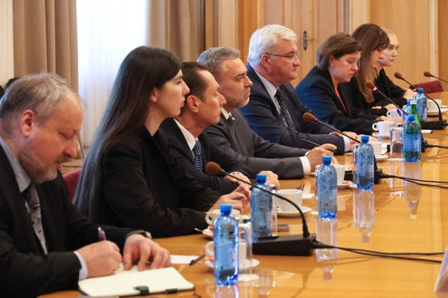 Ukrainian Minister of Foreign Affairs Andrii Sybiha (4th R) attends a meeting with representatives of the Liberal Democratic Party in Japan’s National Diet, headed by former Japanese Minister of Defence and member of the House of Representatives in Japan’s National Diet, Itsunori Onodera, at the Ukrainian Foreign Ministry building in Kyiv, Ukraine, September 30, 2026. (Photo by Pavlo Bahmut Ukrinform) Ukrainian Foreign Minister meets Japanese parliamentary delegation in Kyiv  Copyright: xPavloxBahmutx