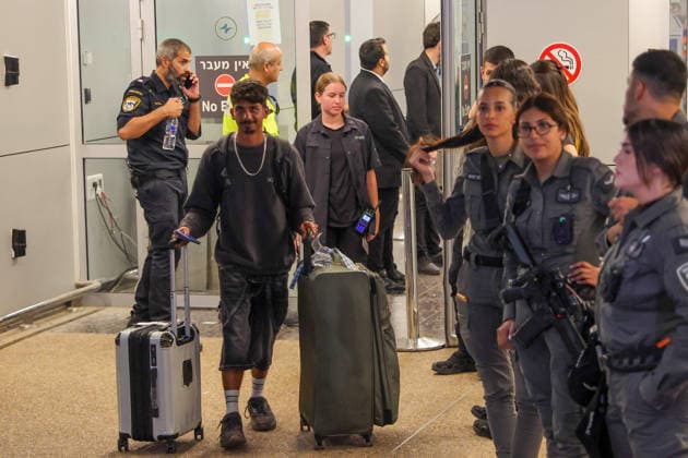 Flydubai passengers arrive in Tel Aviv TEL AVIV, ISRAEL - SEPTEMBER 30: Passengers are welcomed by their relatives at Ben Gurion Airport amid heightened security measures by Israeli forces in Tel Aviv, Israel, on September 30, 2026. A Flydubai aircraft carrying 174 passengers lands at the airport after making an emergency landing at Prince Sultan bin Abdulaziz International Airport in Tabuk, Saudi Arabia. Nir Keidar Anadolu Tel Aviv Israel. Editorial use only. Please get in touch for any other usage.  Copyright: x2026xAnadoluxNirxKeidarx
