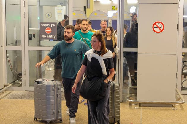 Flydubai passengers arrive in Tel Aviv TEL AVIV, ISRAEL - SEPTEMBER 30: Passengers are welcomed by their relatives at Ben Gurion Airport amid heightened security measures by Israeli forces in Tel Aviv, Israel, on September 30, 2026. A Flydubai aircraft carrying 174 passengers lands at the airport after making an emergency landing at Prince Sultan bin Abdulaziz International Airport in Tabuk, Saudi Arabia. Nir Keidar Anadolu Tel Aviv Israel. Editorial use only. Please get in touch for any other usage.  Copyright: x2026xAnadoluxNirxKeidarx