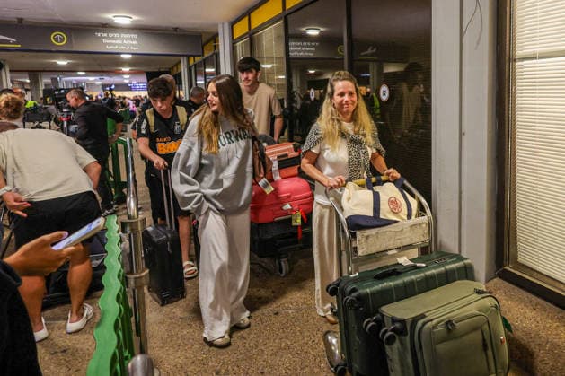 Flydubai passengers arrive in Tel Aviv TEL AVIV, ISRAEL - SEPTEMBER 30: Passengers are welcomed by their relatives at Ben Gurion Airport amid heightened security measures by Israeli forces in Tel Aviv, Israel, on September 30, 2026. A Flydubai aircraft carrying 174 passengers lands at the airport after making an emergency landing at Prince Sultan bin Abdulaziz International Airport in Tabuk, Saudi Arabia. Nir Keidar Anadolu Tel Aviv Israel. Editorial use only. Please get in touch for any other usage.  Copyright: x2026xAnadoluxNirxKeidarx