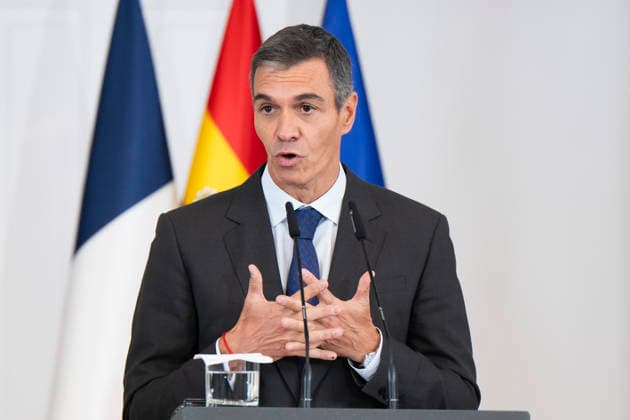 September 30, 2026, Madrid, Spain: Spanish Prime Minister Pedro Sanchez meets French President Emmanuel Macron (Not in view) during a joint press conference at the Moncloa Palace in Madrid. Madrid Spain - ZUMAs197 20260930_aaa_s197_142 Copyright: xAtilanoxGarciax