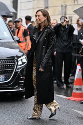 PFW Balmain Outside Arrivals JR Laura Smet arriving at the Balmain show during Paris Fashion Week, in Paris, France on 30 September 2026. Photo by Julien Reynaud APS-Medias ABACAPRESS.COM Paris France  Copyright: xReynaudxJulien APS-Medias ABACAx