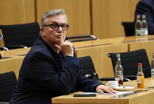 Thuringian State Parliament, Justice Committee, September 30, 2026, Erfurt, Thuringian State Parliament, Justice Committee, Oral Hearing on the Motion by The Left Party to Initiate Proceedings to Ban the AfD (Image: Hape Kerkeling, who is to be heard)