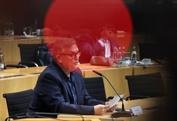 Thuringian State Parliament, Justice Committee, September 30, 2026, Erfurt, Thuringian State Parliament, Justice Committee, Oral Hearing on the Motion by the Left Party to Initiate Proceedings to Ban the AfD; Pictured: Hape Kerkeling, who was to testify during the hearing