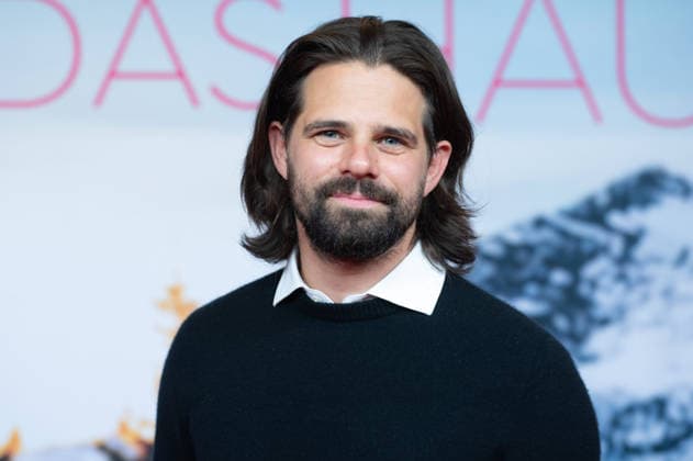 Josef ELLERS, actor, portrait, cropped single image, single subject, red carpet, Red Carpet Show, Arrival, Movie Premiere: Ms. Winkler Leaves the Building, on September 30, 2026, at the Lichtburg in Essen,