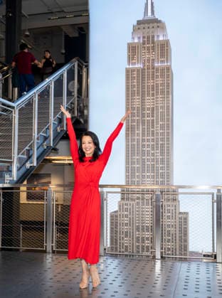 September 30, 2026, New York, New York, USA: MING NA WEN visits the Empire State Building in New York to celebrate the release of her debut cookbook and memoir, Have You Eaten Yet? 30 September 2026 New York USA  - ZUMAa265 20260930_zep_a265_006 Copyright: xEricxAcquayex