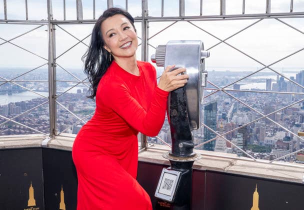 September 30, 2026, New York, New York, USA: MING NA WEN visits the Empire State Building in New York to celebrate the release of her debut cookbook and memoir, Have You Eaten Yet? 30 September 2026 New York USA  - ZUMAa265 20260930_zep_a265_035 Copyright: xEricxAcquayex
