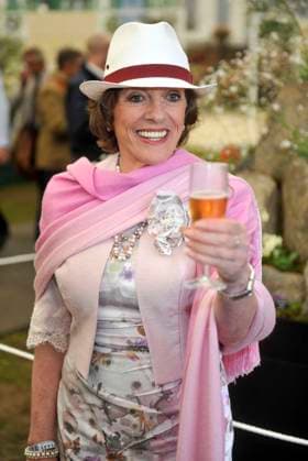 Dame Esther Rantzen dies aged 86 Dame Esther Rantzen dies aged 86. 08 Sep 2026 Pictured: Esther Rantzen dies aged 86 photo at the RHS Chelsea Flower Show 20th May 2013.  Copyright: xThexMegaxAgencyxMEGAx