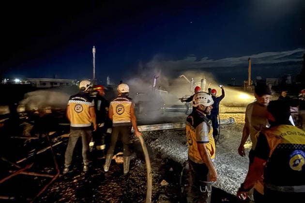 Three power plants in Syria shut down after gas pipeline explosion DAMASCUS, SYRIA - SEPTEMBER 30: Firefighters and civil defense teams respond to a fire following an explosion in a gas pipeline at the Tishrin Power Plant in Damascus, Syria on September 30, 2026. The Syrian Electricity Company (SEC) reports that the Deir Ali, Nasiriyah and Tishrin power plants are out of service due to the explosion. Halit Akasa Anadolu Damascus Syria. Editorial use only. Please get in touch for any other usage.  Copyright: x2026xAnadoluxHalitxAkasax