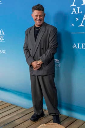 September 30, 2026, Madrid, Madrid, Spain: ALEJANDRO SANZ attend the premiere of the musical EL ALMA AL AIRE, featuring songs by Alejandro Sanz, at the Teatro Ocaso Coliseum in Madrid on September 30, 2026, in Madrid, Spain. Madrid Spain  - ZUMAc312 20260930_zsp_c312_033 Copyright: xOscarxManuelxSanchezx