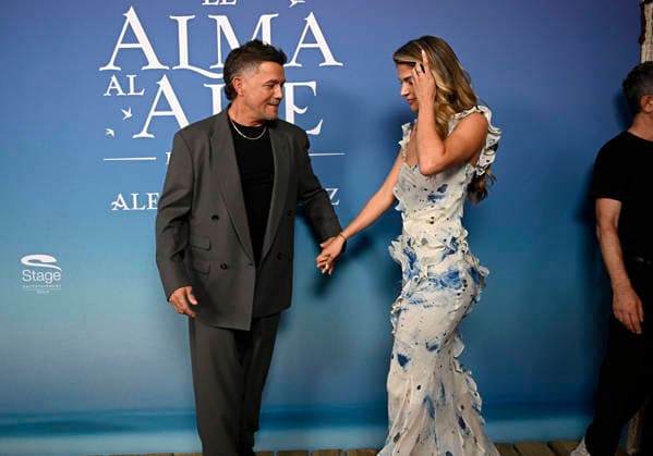 Premiere of the musical El alma al aire, featuring songs by Alejandro Sanz Alejandro Sanz and Stephanie Cayo during the premiere of the musical El alma al aire at the Ocaso Coliseum Theater on September 30, 2026, in Madrid, Spain. This new musical, inspired by the songs of Alejandro Sanz, transforms some of the most iconic tracks of his career into the driving force behind a moving story, relatable, and deeply human. A theatrical journey that speaks of freedom, the bonds that sustain us, and the courage needed to pursue what truly matters. MUSICAL PHOTOCALL Madrid, Spain Copyright: xFranciscoxGuerrax 7811502