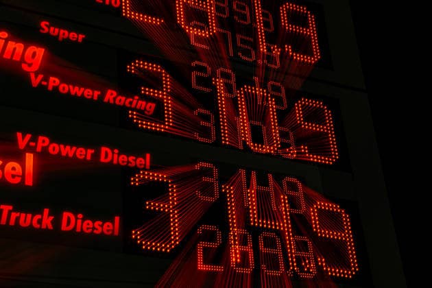 Record prices over 3 euros at the Peppenhoven highway rest stop before the fuel rebate on September 30, 2026: A display board showing record prices at the gas station of the Peppenhoven highway rest stop on the A61 nea Copyright: xMarcxJohnx
