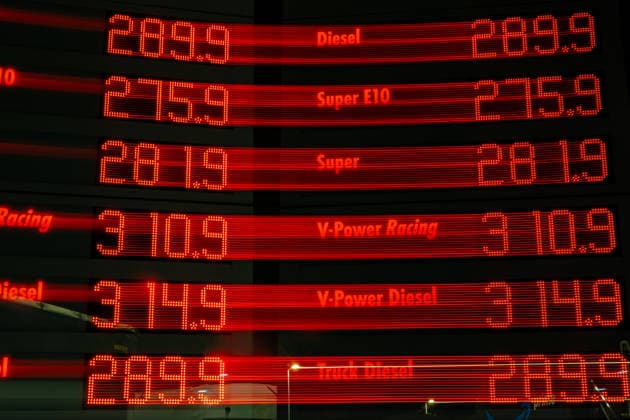 Record prices over 3 euros at the Peppenhoven highway rest stop before the fuel rebate on September 30, 2026: A display board showing record prices at the gas station of the Peppenhoven highway rest stop on the A61 nea Copyright: xMarcxJohnx
