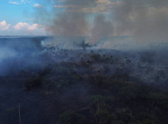 A wildfire burns vegetation near AM-070 highway Aerial image captured by drone shows a wildfire burning a vegetation near AM-070 highway, in the Cacau Pirera district of Iranduba, in Brazilian northern Amazonas state, this Wednesday afternoon, September 30, 2026. The Government of Amazonas declared state of emergency for all 62 municipalities in the state due to severe drought and high temperatures driven by the El Nino phenomenon. Photo: EDMAR BARROS ATO PRESS ESTADAO CONTEUDO Iranduba Amazonas Brazil  Copyright: xEdmarxBarrosx