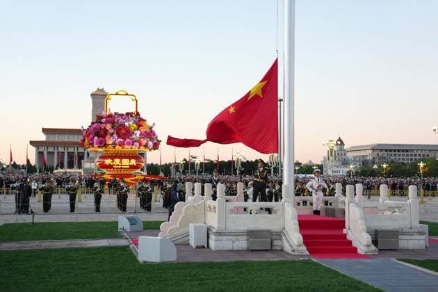 (261001) -- BEIJING, Oct. 1, 2026 -- A flag-raising ceremony marking the 77th anniversary of the founding of the People s Republic of China is held at Tian anmen Square in Beijing, capital of China, Oct. 1, 2026. ) CHINA-BEIJING-NATIONAL DAY-FLAG-RAISING CEREMONY (CN) JuxHuanzong 