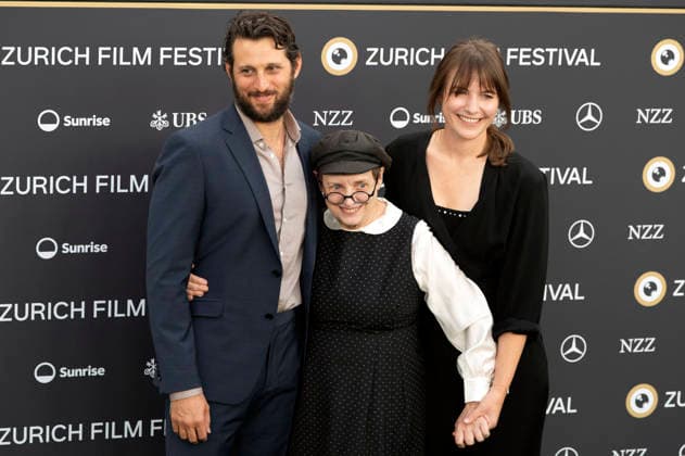 Bardo Böhlefeld, Katharina Thalbach, and Helena Hufnagel at the premiere of the feature film *Lieblingsmenschen: The Extraordinary Friendship of Agnes and Amir* at the 22nd Zurich Film Festival at Arthouse Le Paris in Zurich, September 30, 2026 Foto:xA.xRaemyx xFuturexImagex lieblingsmenschen_6903