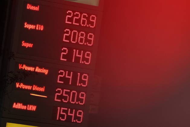 What will happen to gas prices? Gas prices remain at very high levels. The so-called gas discount has been in effect since midnight. The federal governmen
