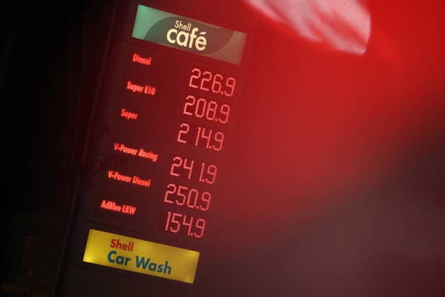 What will happen to gas prices? Gas prices remain at very high levels. The so-called gas discount has been in effect since midnight. The federal governmen