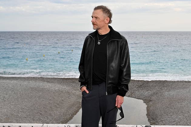Simon Pegg at the photocall for the film *Only What We Carry*, directed by J. Adams, during the 8th edition of the Cinéroman Festival in Nice on September 30, 2026. Bruno Bebert, Dominique Jacovides, Bestimage. Photocall for the film *Only What We Carry*, directed by J. Adams, at the 8th edition of the Cinéroman Festival in Nice on September 30, 2026 NICE France  Copyright: xDominiquexJacovidesx-xBrunoxBebertx xBestimagexDominiquexJacovidesx-xBrunoxBebertx xBestimagex