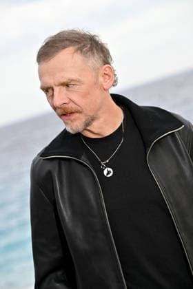 Simon Pegg at a photocall for the film *Only What We Carry*, directed by J. Adams, during the 8th edition of the Cinéroman Festival in Nice on September 30, 2026. Bruno Bebert, Dominique Jacovides, Bestimage. Photocall for the film *Only What We Carry*, directed by J. Adams, at the 8th edition of the Cinéroman Festival in Nice on September 30, 2026 NICE France  Copyright: xDominiquexJacovidesx-xBrunoxBebertx xBestimagexDominiquexJacovidesx-xBrunoxBebertx xBestimagex