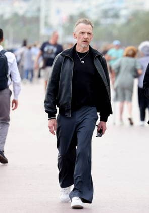 Simon Pegg at a photocall for the film *Only What We Carry*, directed by J Adams, during the 8th edition of the Cinéroman Festival in Nice on September 30, 2026. Bruno Bebert, Dominique Jacovides, Bestimage. Photocall for the film *Only What We Carry*, directed by J Adams, at the 8th edition of the Cinéroman Festival in Nice on September 30, 2026  Copyright: xDominiquexJacovidesx-xBrunoxBebertx xBestimagexDominiquexJacovidesx-xBrunoxBebertx xBestimagex