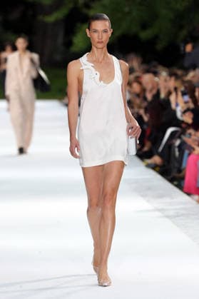 PFW - Stella McCartney Runway A model walks the runway during the Stella McCartney Womenswear Spring Summer 2027 show as part of Paris Fashion Week on September 30, 2026 in Paris, France. Photo by Alain-Gil Gonzalez ABACAPRESS.COM Paris France  Copyright: xGonzalezxAlain-Gil ABACAx