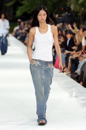 PFW - Stella McCartney Runway A model walks the runway during the Stella McCartney Womenswear Spring Summer 2027 show as part of Paris Fashion Week on September 30, 2026 in Paris, France. Photo by Alain-Gil Gonzalez ABACAPRESS.COM Paris France  Copyright: xGonzalezxAlain-Gil ABACAx