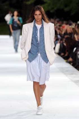PFW - Stella McCartney Runway A model walks the runway during the Stella McCartney Womenswear Spring Summer 2027 show as part of Paris Fashion Week on September 30, 2026 in Paris, France. Photo by Alain-Gil Gonzalez ABACAPRESS.COM Paris France  Copyright: xGonzalezxAlain-Gil ABACAx