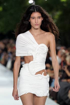 PFW - Stella McCartney Runway A model walks the runway during the Stella McCartney Womenswear Spring Summer 2027 show as part of Paris Fashion Week on September 30, 2026 in Paris, France. Photo by Alain-Gil Gonzalez ABACAPRESS.COM Paris France  Copyright: xGonzalezxAlain-Gil ABACAx
