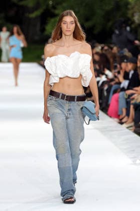 PFW - Stella McCartney Runway A model walks the runway during the Stella McCartney Womenswear Spring Summer 2027 show as part of Paris Fashion Week on September 30, 2026 in Paris, France. Photo by Alain-Gil Gonzalez ABACAPRESS.COM Paris France  Copyright: xGonzalezxAlain-Gil ABACAx