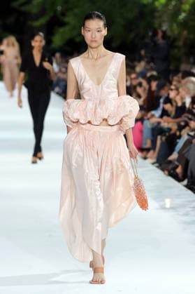 PFW - Stella McCartney Runway A model walks the runway during the Stella McCartney Womenswear Spring Summer 2027 show as part of Paris Fashion Week on September 30, 2026 in Paris, France. Photo by Alain-Gil Gonzalez ABACAPRESS.COM Paris France  Copyright: xGonzalezxAlain-Gil ABACAx