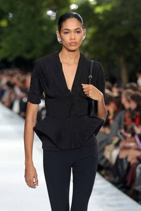 PFW - Stella McCartney Runway A model walks the runway during the Stella McCartney Womenswear Spring Summer 2027 show as part of Paris Fashion Week on September 30, 2026 in Paris, France. Photo by Alain-Gil Gonzalez ABACAPRESS.COM Paris France  Copyright: xGonzalezxAlain-Gil ABACAx