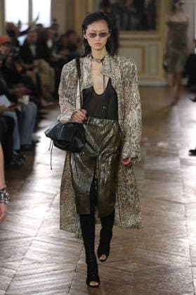 PFW - Balmain Runway A model walks the runway during the Balmain Womenswear Spring Summer 2027 show as part of Paris Fashion Week on September 30, 2026 in Paris, France. Photo by Alain-Gil Gonzalez ABACAPRESS.COM Paris France  Copyright: xGonzalezxAlain-Gil ABACAx