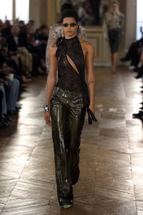 PFW - Balmain Runway A model walks the runway during the Balmain Womenswear Spring Summer 2027 show as part of Paris Fashion Week on September 30, 2026 in Paris, France. Photo by Alain-Gil Gonzalez ABACAPRESS.COM Paris France  Copyright: xGonzalezxAlain-Gil ABACAx