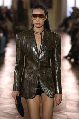 PFW - Balmain Runway A model walks the runway during the Balmain Womenswear Spring Summer 2027 show as part of Paris Fashion Week on September 30, 2026 in Paris, France. Photo by Alain-Gil Gonzalez ABACAPRESS.COM Paris France  Copyright: xGonzalezxAlain-Gil ABACAx