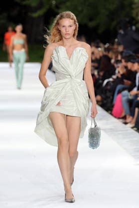 PFW - Stella McCartney Runway A model walks the runway during the Stella McCartney Womenswear Spring Summer 2027 show as part of Paris Fashion Week on September 30, 2026 in Paris, France. Photo by Alain-Gil Gonzalez ABACAPRESS.COM Paris France  Copyright: xGonzalezxAlain-Gil ABACAx