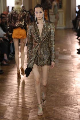 PFW - Balmain Runway A model walks the runway during the Balmain Womenswear Spring Summer 2027 show as part of Paris Fashion Week on September 30, 2026 in Paris, France. Photo by Alain-Gil Gonzalez ABACAPRESS.COM Paris France  Copyright: xGonzalezxAlain-Gil ABACAx