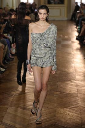 PFW - Balmain Runway A model walks the runway during the Balmain Womenswear Spring Summer 2027 show as part of Paris Fashion Week on September 30, 2026 in Paris, France. Photo by Alain-Gil Gonzalez ABACAPRESS.COM Paris France  Copyright: xGonzalezxAlain-Gil ABACAx