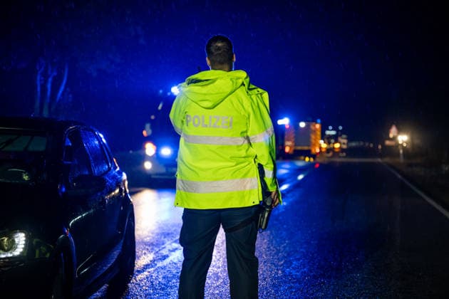 Wildlife crossing causes rear-end collision, one person injured On October 1, 2026, at approximately 6:30 a.m., a rear-end collision occurred on the L236 between Winde